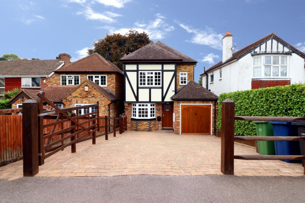 5 bedroom detached house for sale in Woodside Avenue, Chesham Bois