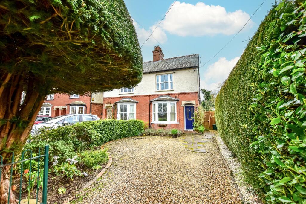 2 bedroom semi-detached house for sale in Weedon Hill, Hyde Heath ...