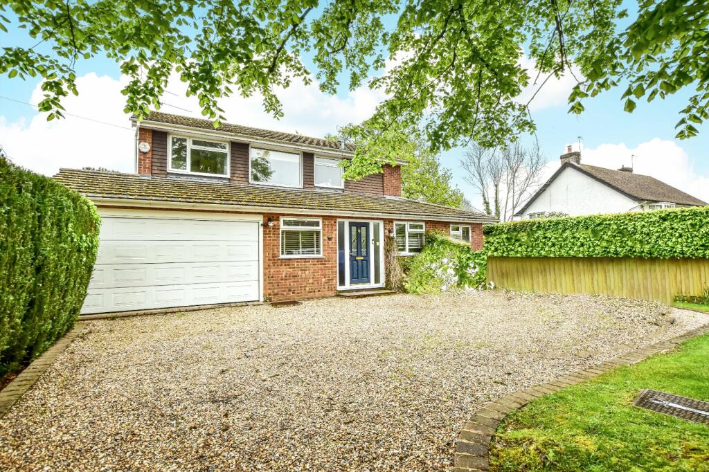 4 bedroom detached house for sale in Stubbs Wood, Amersham