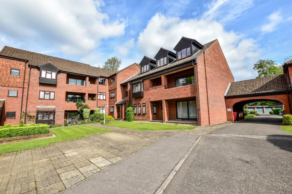 Main image of property: Snells Wood Court, Amersham, Buckinghamshire, HP7