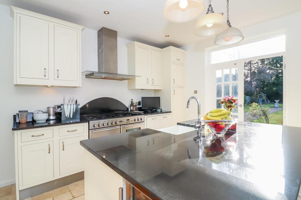 4 bedroom bungalow for sale in Sandelswood End, Beaconsfield, Buckinghamshire, HP9