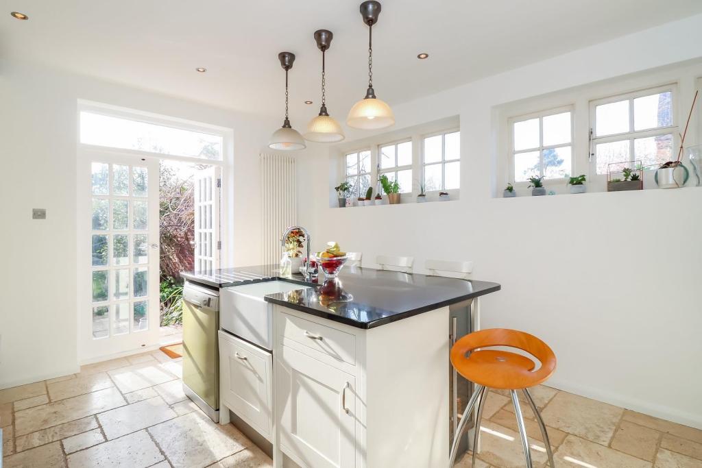 4 bedroom bungalow for sale in Sandelswood End, Beaconsfield, Buckinghamshire, HP9