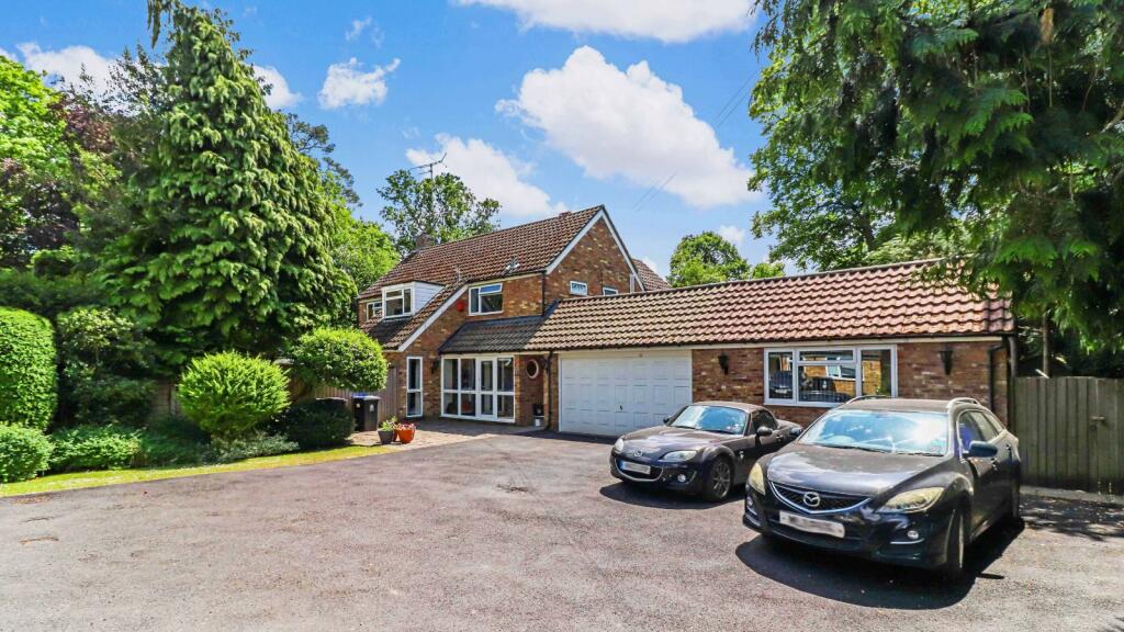 Main image of property: Badgers Wood, Farnham Common, Buckinghamshire, SL2