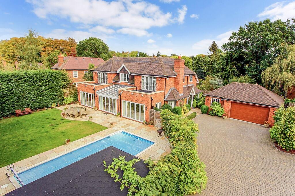 Main image of property: Burgess Wood Road South, Beaconsfield, Buckinghamshire, HP9