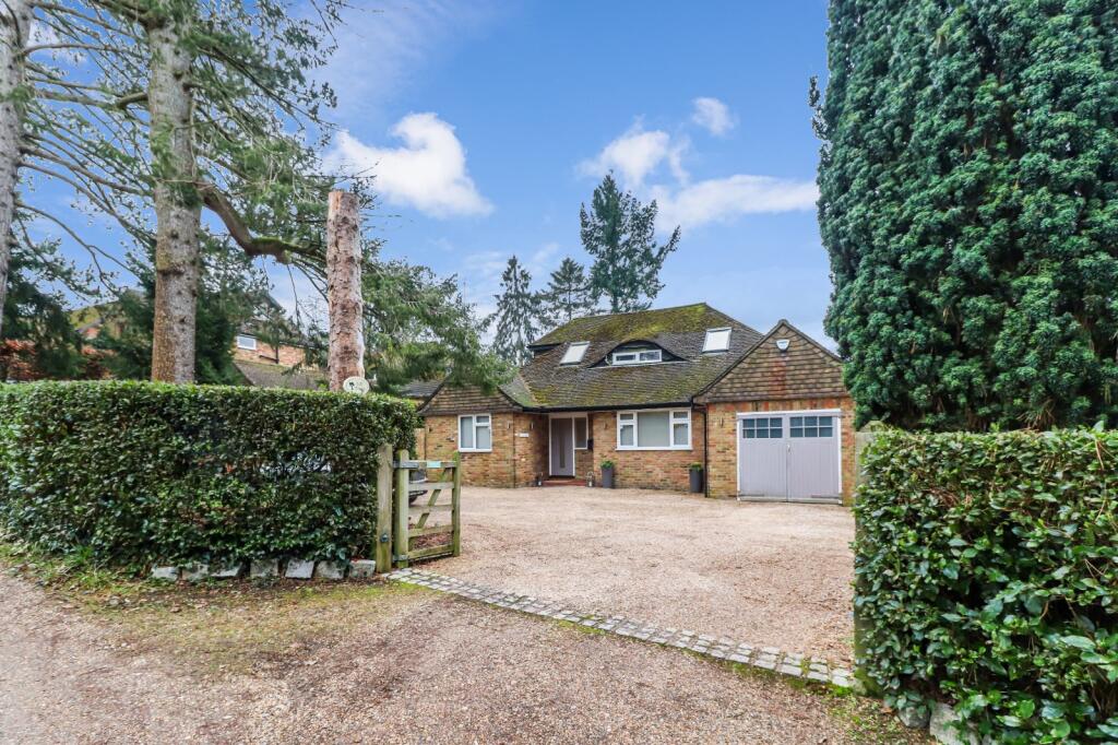 Main image of property: Outlook Drive, Chalfont St. Giles, Buckinghamshire, HP8