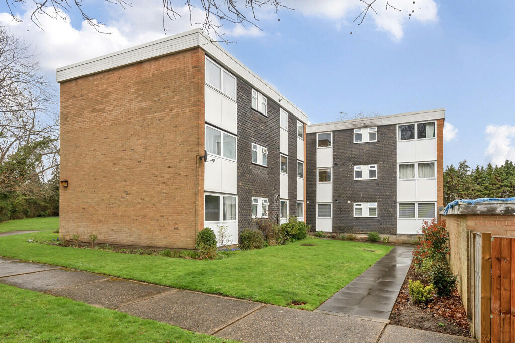 2 bedroom apartment for sale in West End Court, West End Lane, Stoke Poges, Buckinghamshire, SL2
