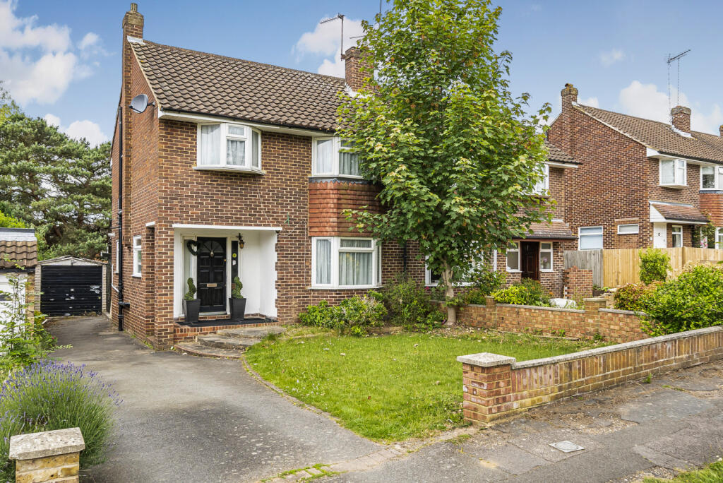 3 bedroom semidetached house for sale in Hazell Way, Stoke Poges, Buckinghamshire, SL2