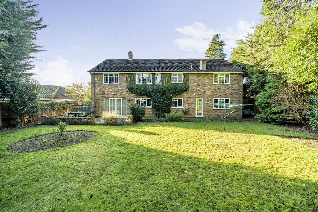 Main image of property: Parsonage Lane, Farnham Common, Buckinghamshire, SL2