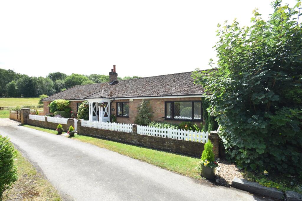 Main image of property: Oxford Road, Gerrards Cross, Buckinghamshire, SL9
