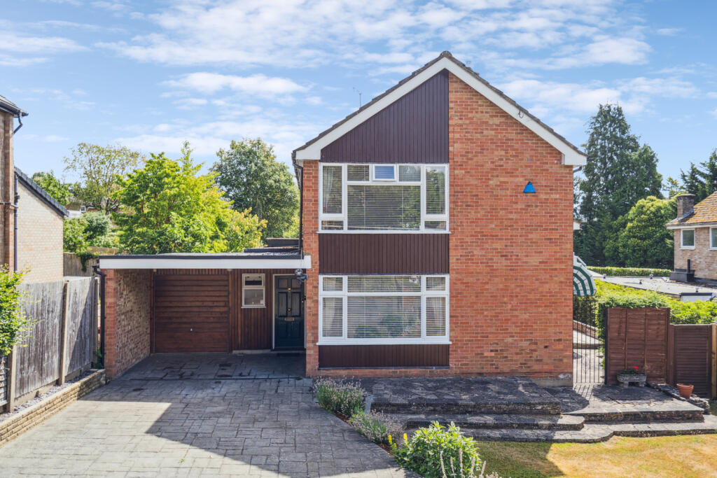 Main image of property: Blackpond Lane, Farnham Common, Buckinghamshire, SL2