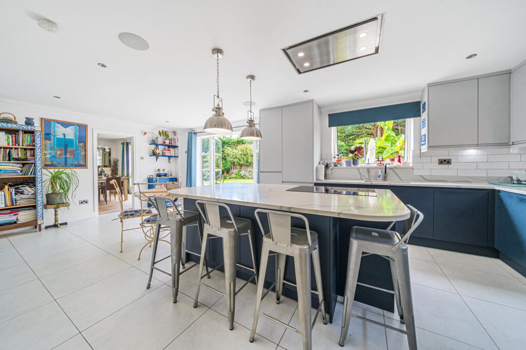 Main image of property: Meadway Park, Gerrards Cross, Buckinghamshire, SL9