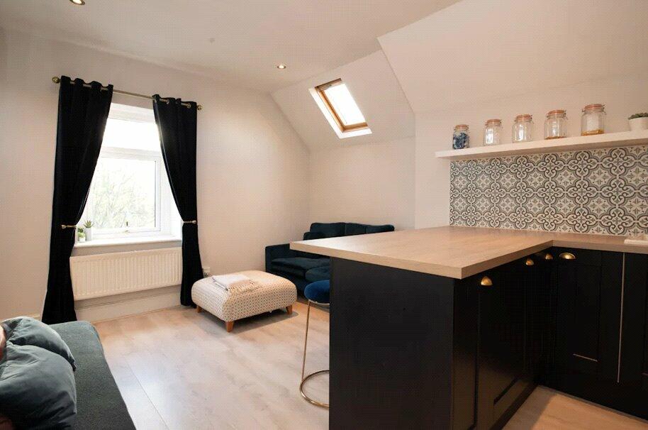 1 bedroom apartment for sale in Oakfield Street, Cardiff, CF24