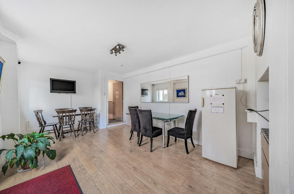 Additional property image - Newport Road, Cardiff