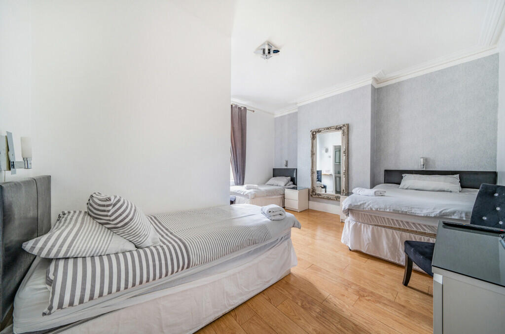 Additional property image - Newport Road, Cardiff