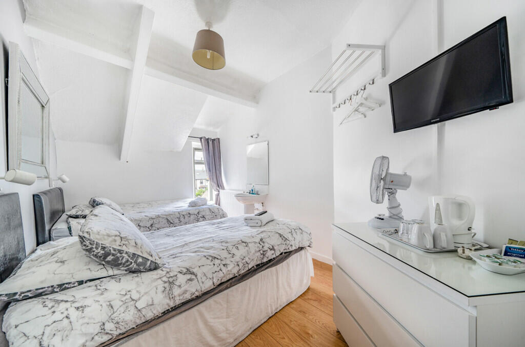 Additional property image - Newport Road, Cardiff