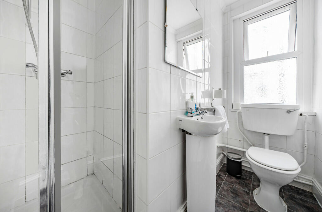 Additional property image - Newport Road, Cardiff