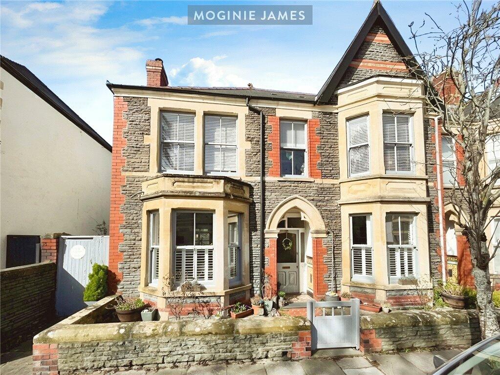 4 bedroom end of terrace house for sale in Lochaber Street, Roath