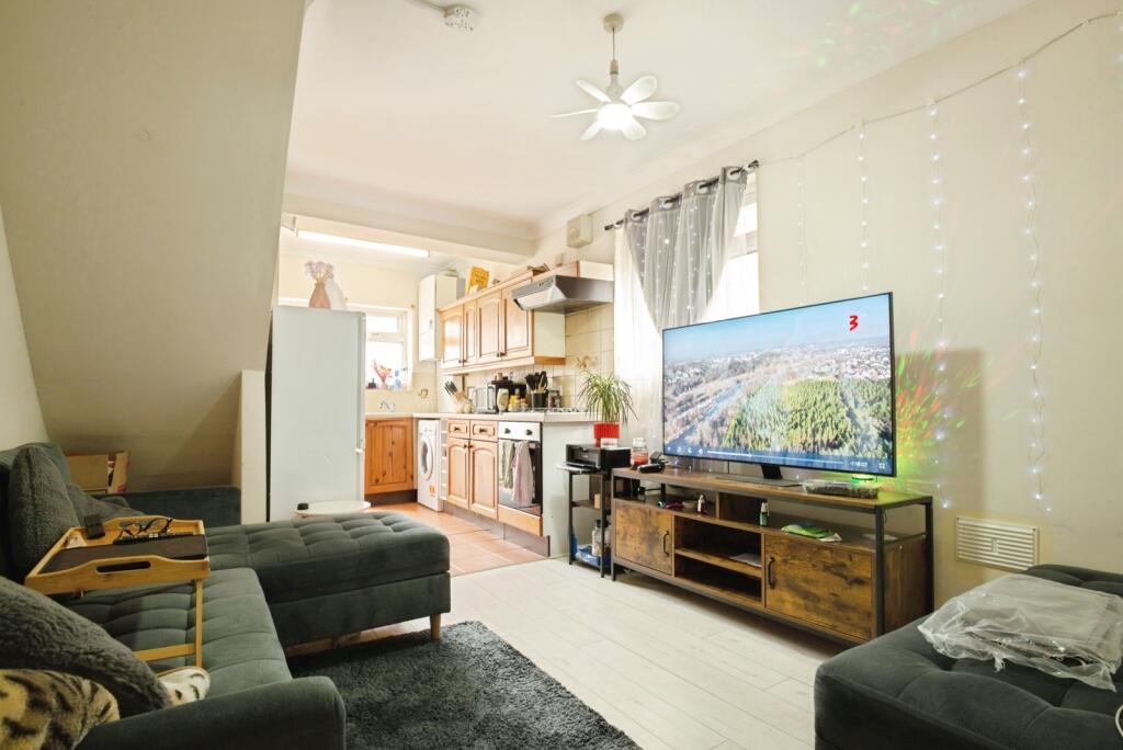 Main image of property: Crwys Road, Caerdydd, CF24