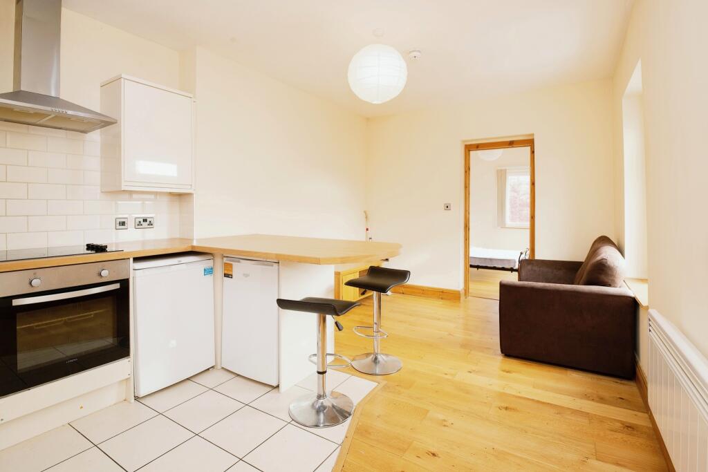 Main image of property: City Road, Caerdydd, CF24