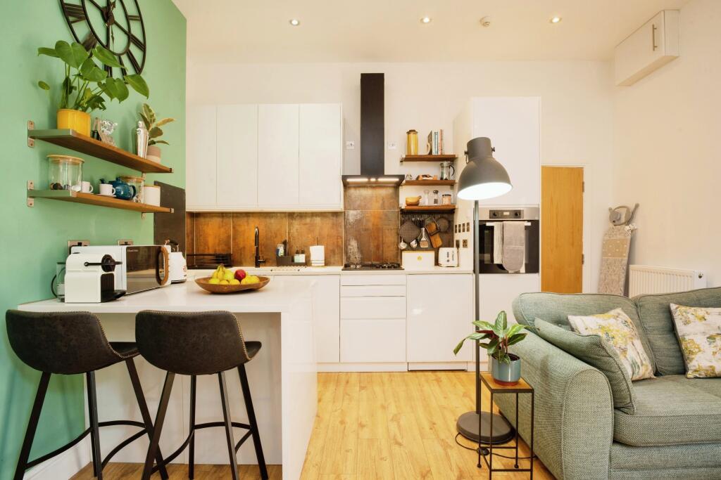 Main image of property: Oakfield Street, Caerdydd, Flat, CF24