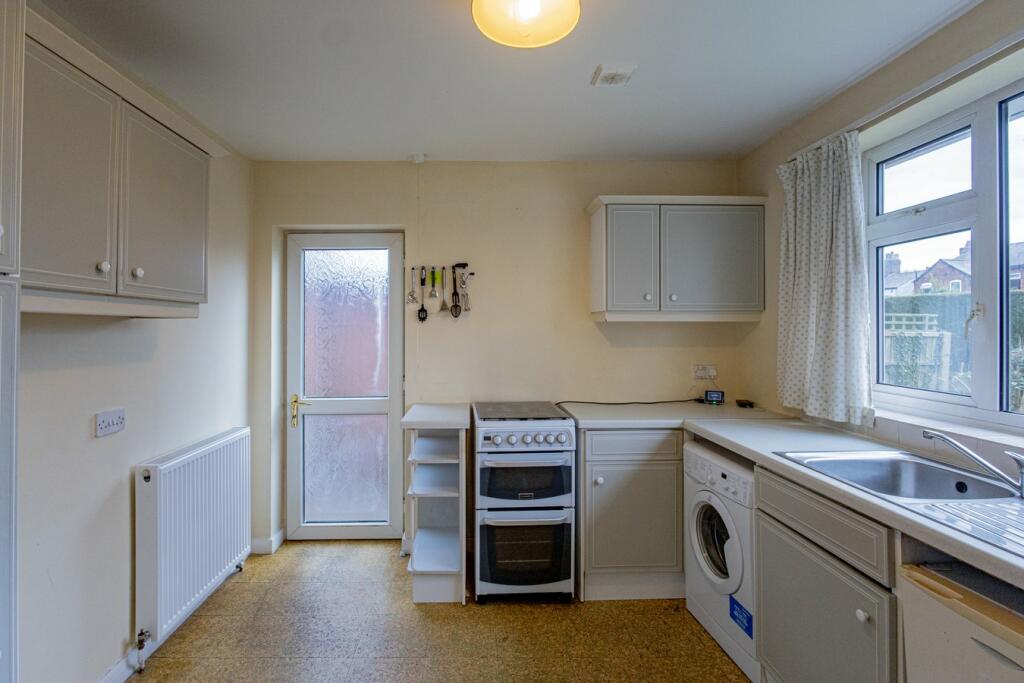 Additional property image - Green Avenue, Davenham, Northwich, CW9