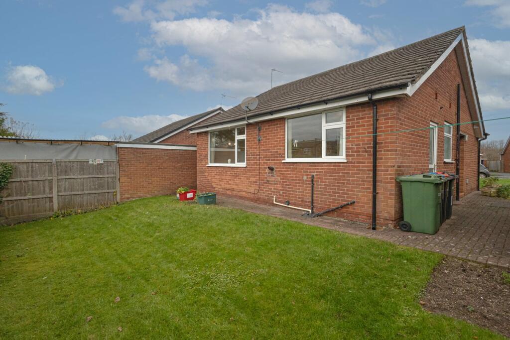 Additional property image - Green Avenue, Davenham, Northwich, CW9
