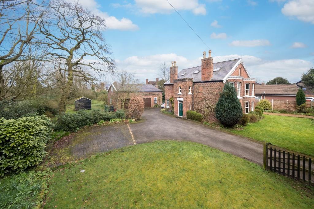 6 bedroom detached house for sale in Chester Road, Hartford, Northwich, CW8