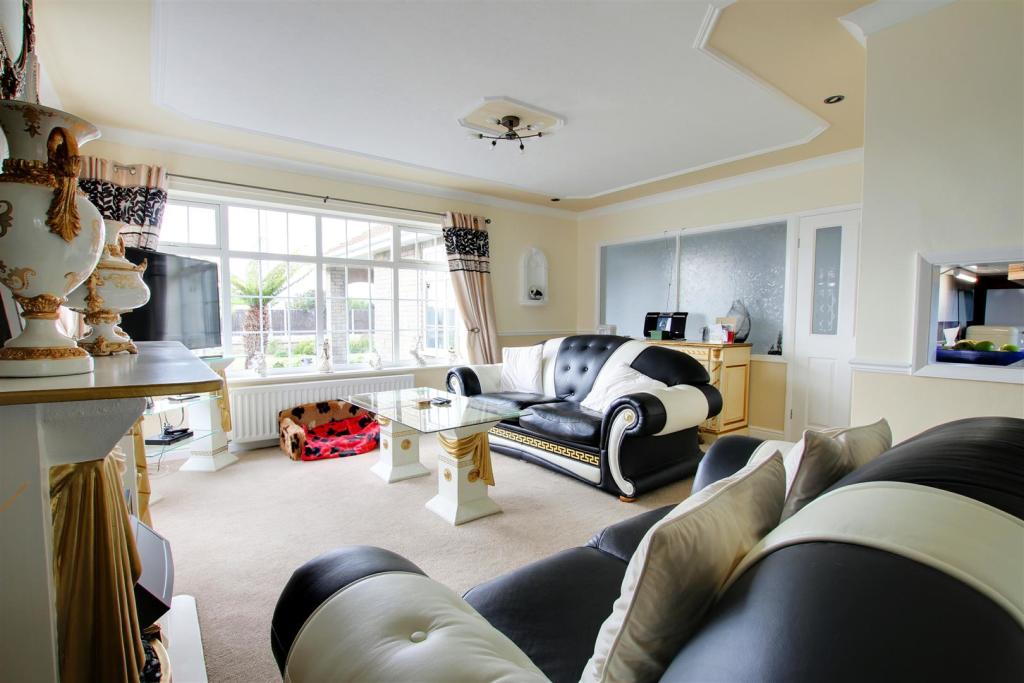 3 bedroom detached bungalow for sale in Dymoke Road, Mablethorpe, LN12