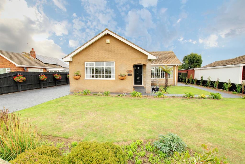 3 bedroom detached bungalow for sale in Dymoke Road, Mablethorpe, LN12
