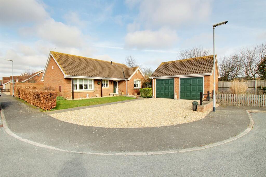 3 bedroom detached bungalow for sale in Hawthorn Drive, Mablethorpe, LN12
