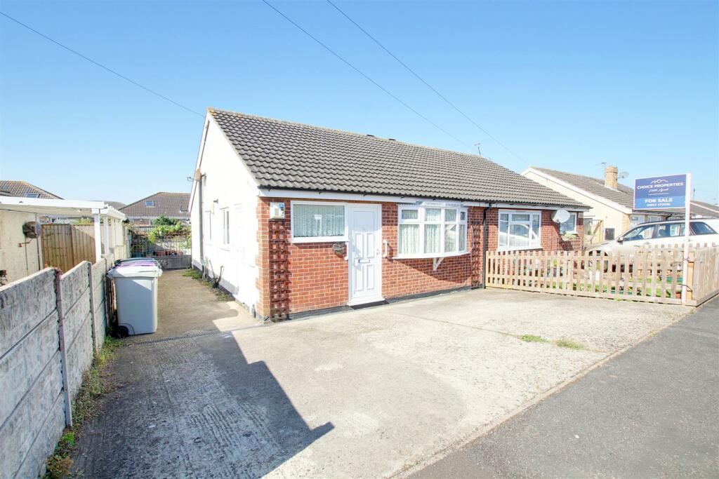2 bedroom semidetached bungalow for sale in The Strand, Mablethorpe, LN12