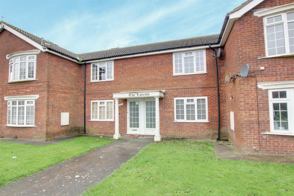 2 bedroom flat for sale in Street, Mablethorpe, LN12