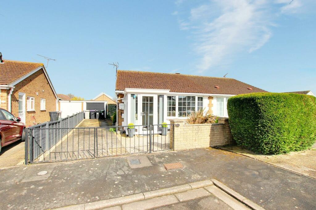 2 bedroom semi-detached bungalow for sale in Kensington Gardens ...