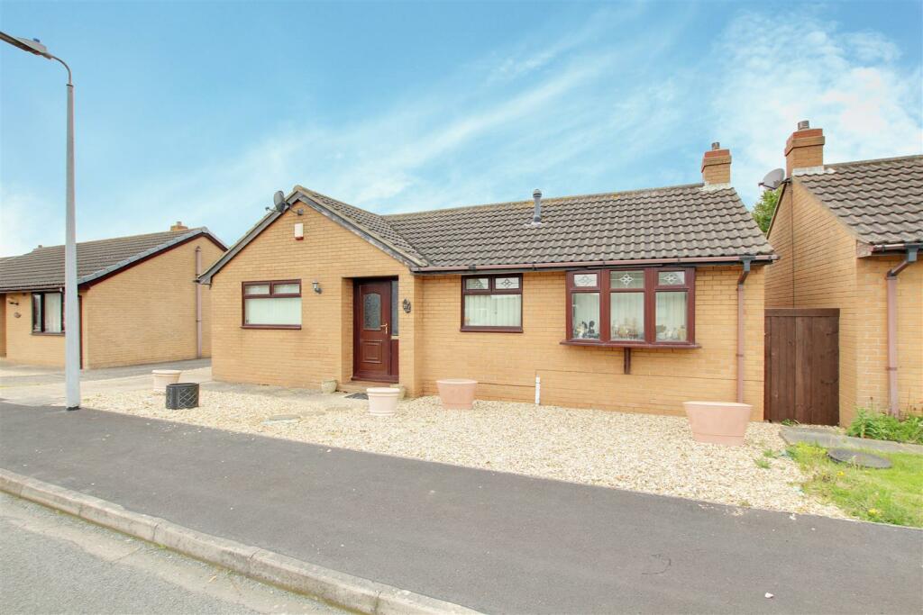 2 bedroom detached bungalow for sale in The Green, Mablethorpe, LN12