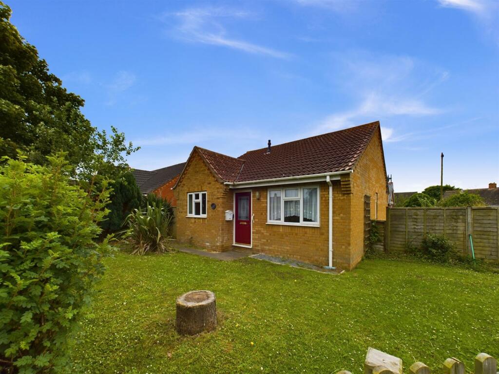 2 bedroom detached house for sale in Waterloo Road, Mablethorpe, LN12