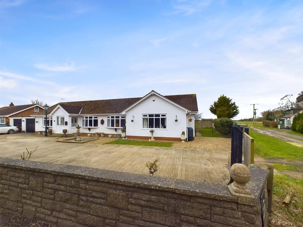 4 bedroom detached bungalow