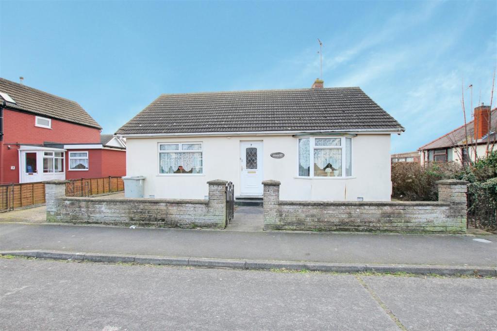 3 bedroom detached bungalow for sale in Harris Boulevard, Mablethorpe, LN12