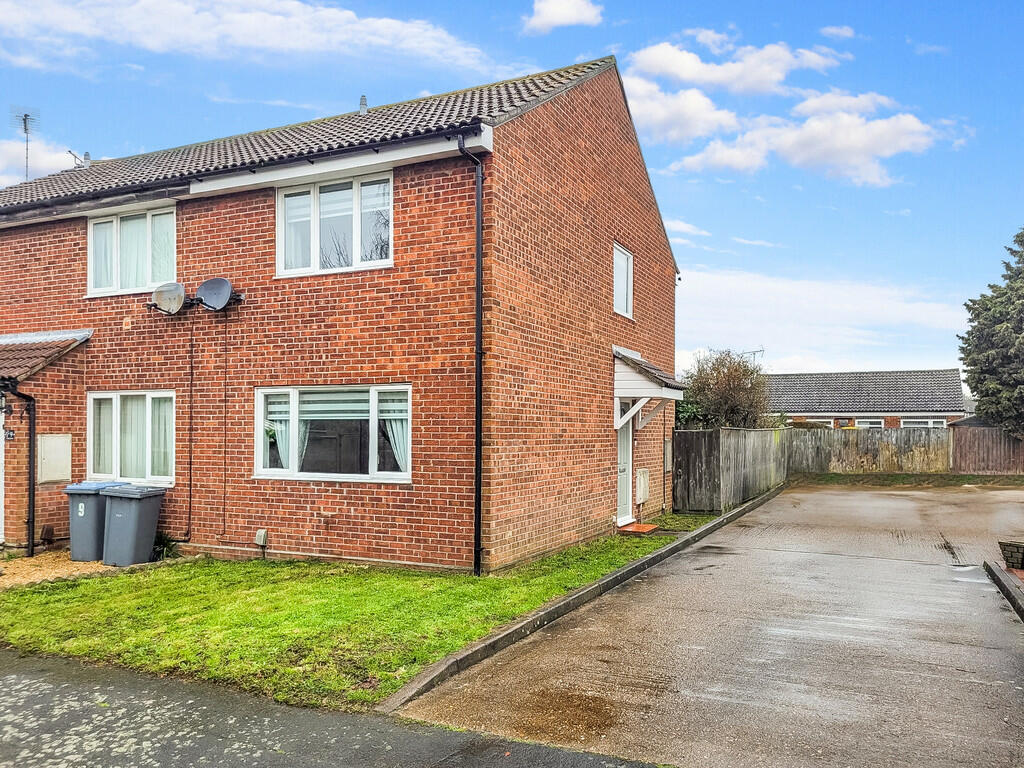 2 bedroom end of terrace house for sale in Craig Close, Trimley St
