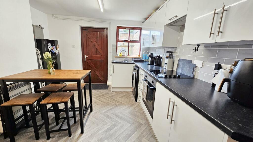 2 bedroom terraced house for sale in Leicester Road, Markfield, LE67
