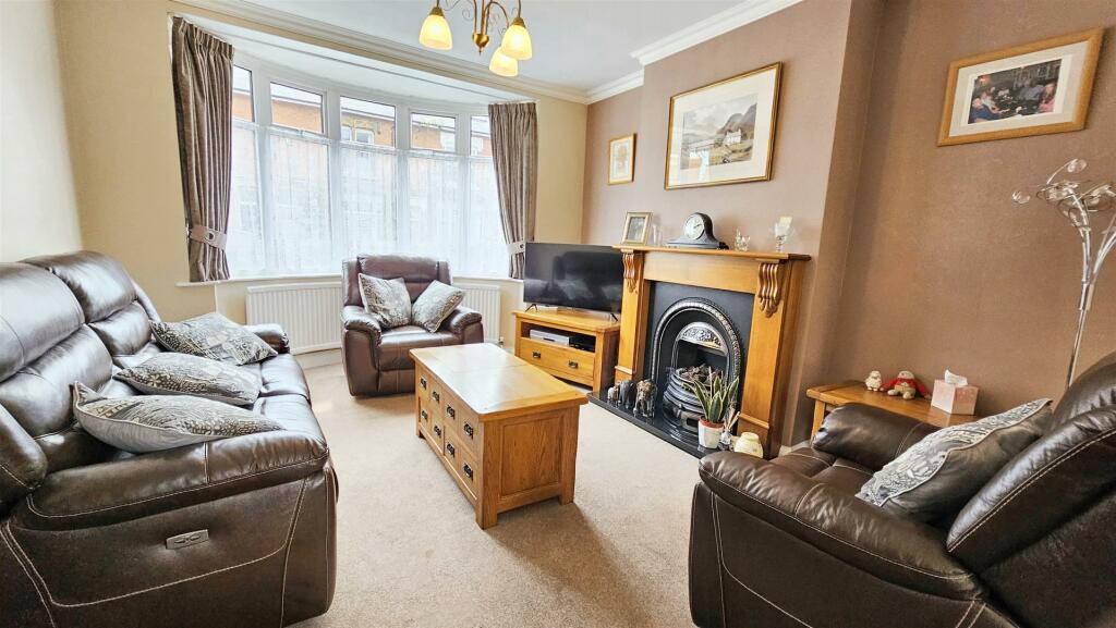 3 bedroom semidetached house for sale in South Knighton Road, South