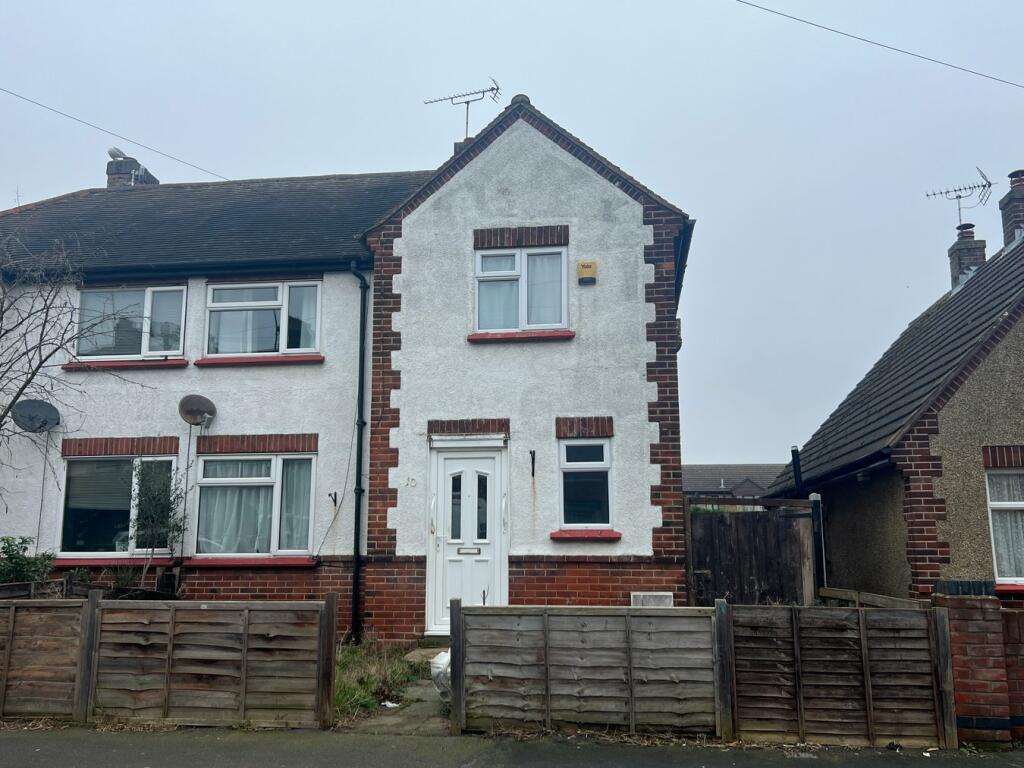 3 bedroom semidetached house for sale in Knox Road, ClactononSea, CO15