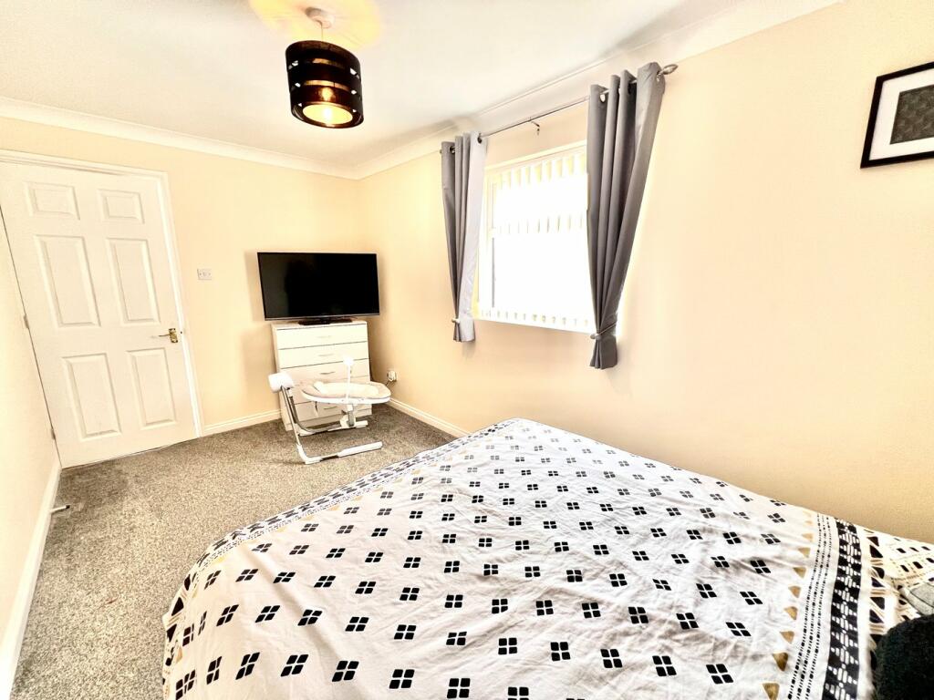 Additional property image - Brian Bishop Close, WALTON ON THE NAZE, CO14