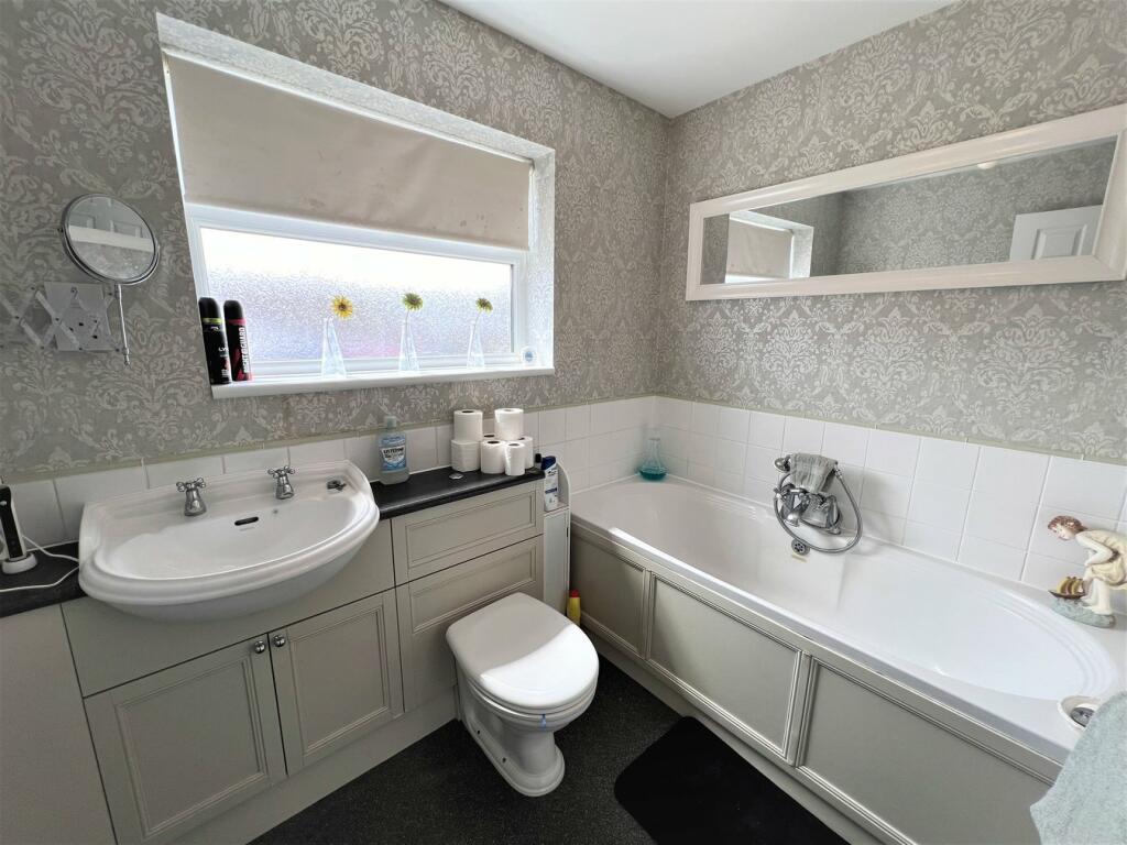 Additional property image - Brian Bishop Close, WALTON ON THE NAZE, CO14