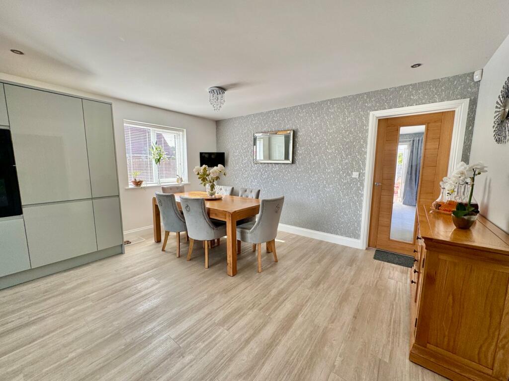 Additional property image - Farm Close, KIRBY CROSS, Frinton on Sea, CO13