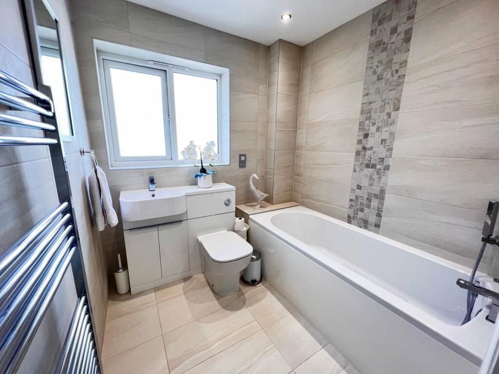 Additional property image - Farm Close, KIRBY CROSS, Frinton on Sea, CO13