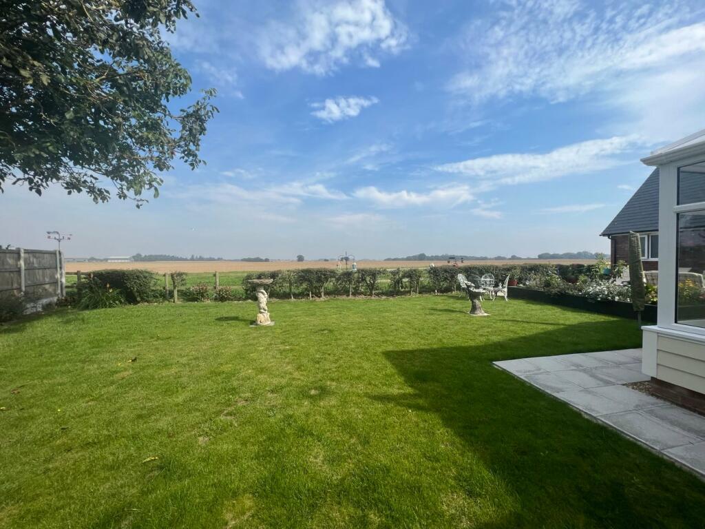 Additional property image - Farm Close, KIRBY CROSS, Frinton on Sea, CO13