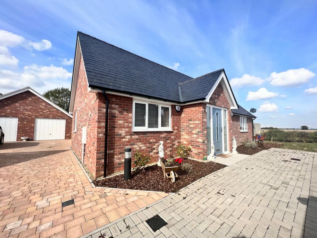 Additional property image - Farm Close, KIRBY CROSS, Frinton on Sea, CO13