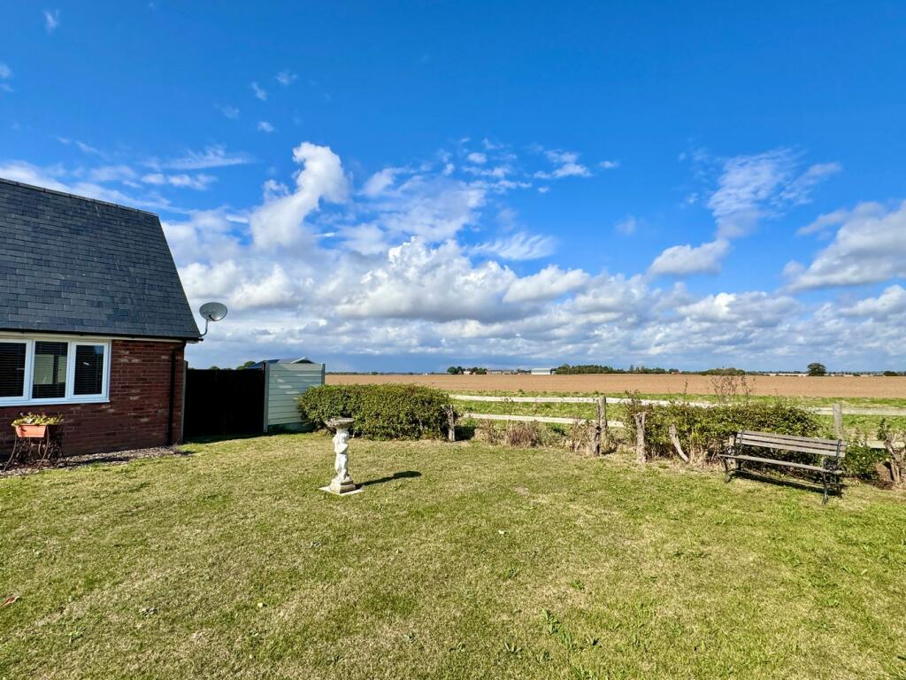 Additional property image - Farm Close, KIRBY CROSS, Frinton on Sea, CO13