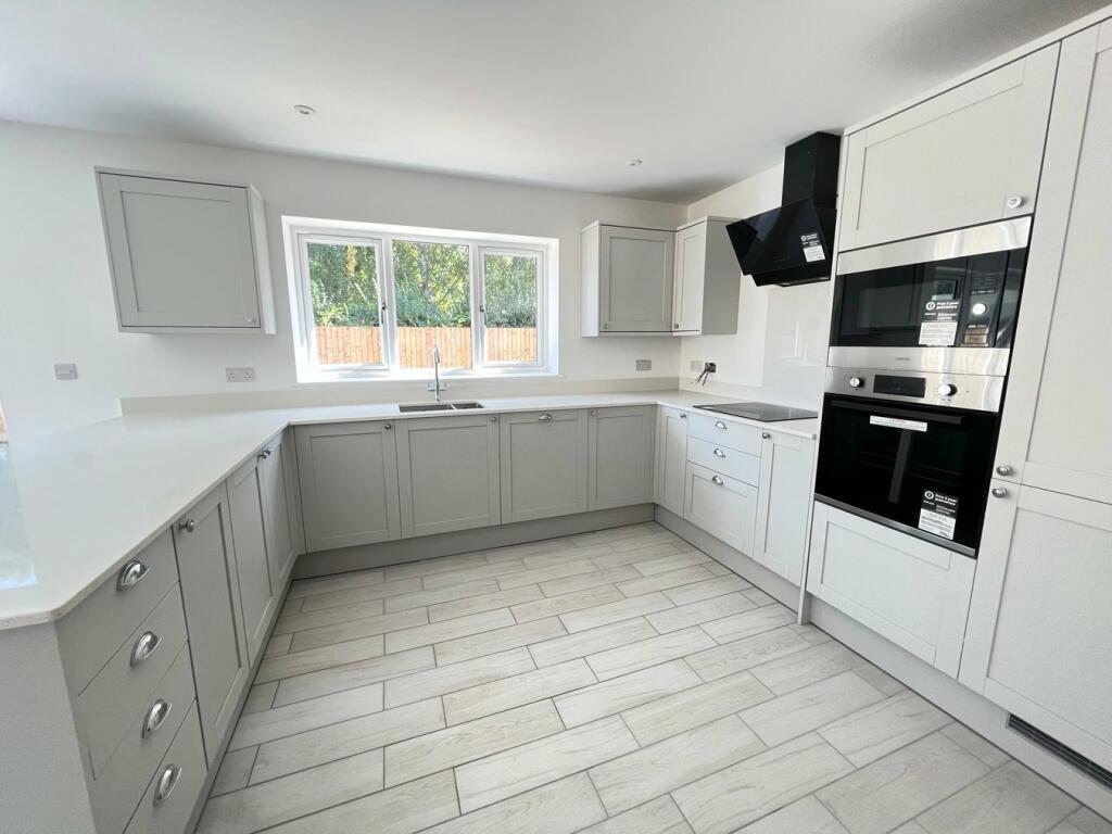 Additional property image - Woodland Walk, Thorpe Road, Kirby Cross, Frinton-On-Sea, CO13