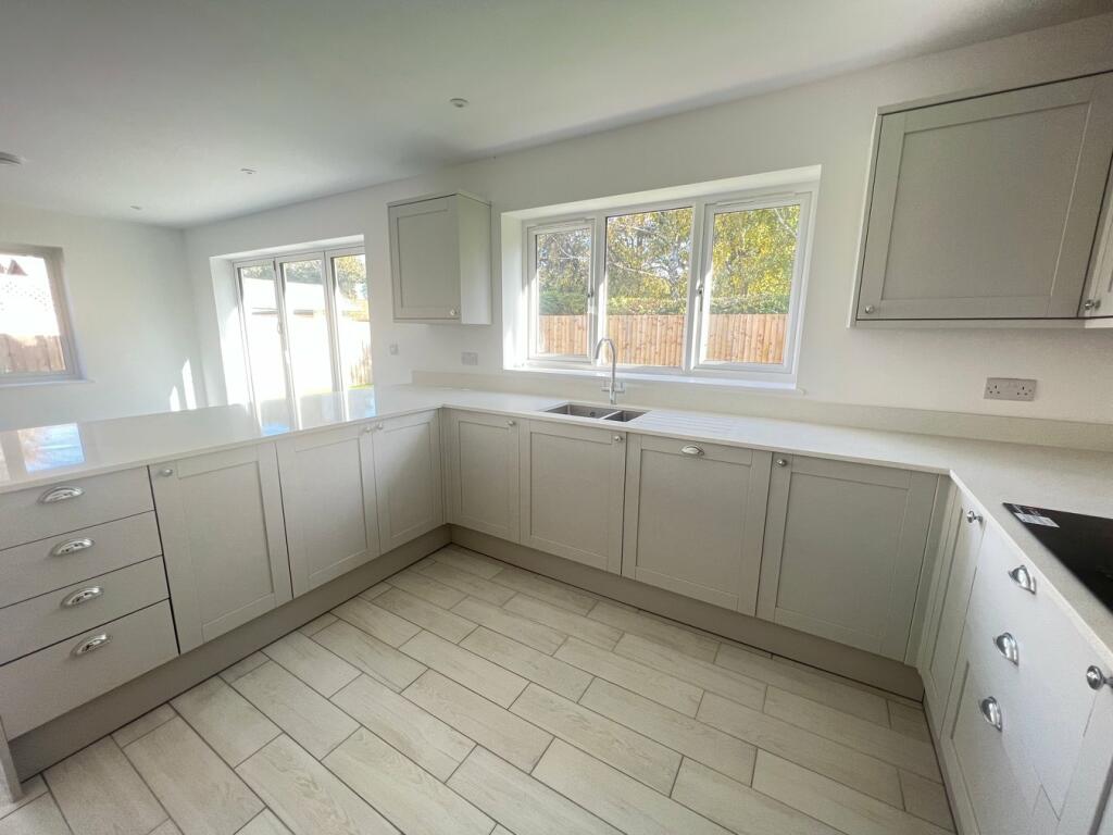 Additional property image - Woodland Walk, Thorpe Road, Kirby Cross, Frinton-On-Sea, CO13